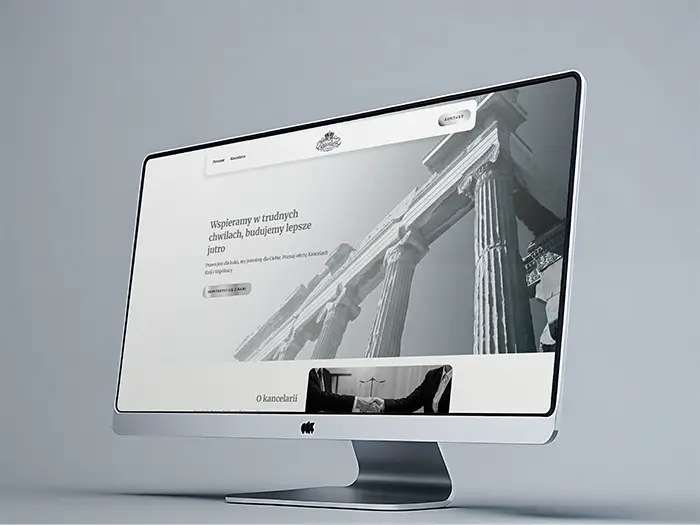 Monitor na białym tle prezentujący stronę internetową dla kancelarii Król i Wspólnicy 
